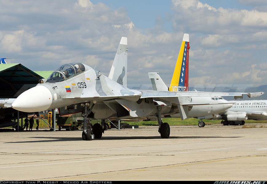 [ẢNH] Su-30MK2 Venezuela trước cuộc đối đầu lịch sử với tiêm kích tàng hình Mỹ