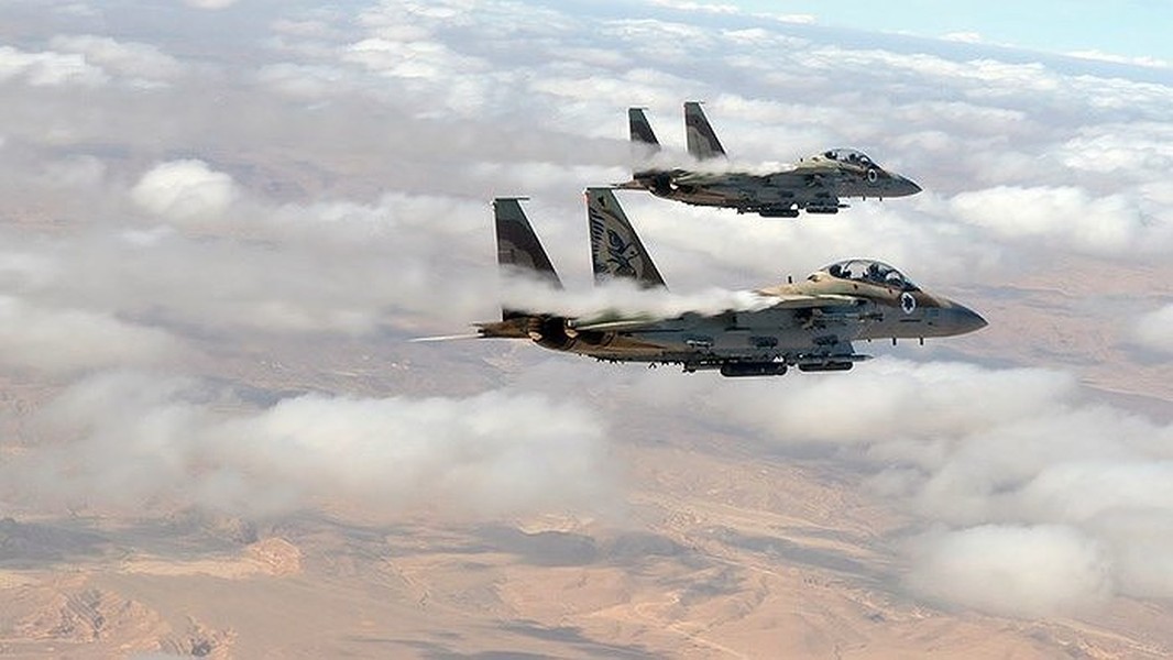[ẢNH] Israel tiếp tục không kích dữ dội Syria, bất chấp S-300