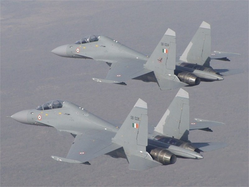 [ẢNH] Tiêm kích Pakistan bất ngờ tấn công dữ dội, Ấn Độ dồn Su-30MKI về sát biên giới