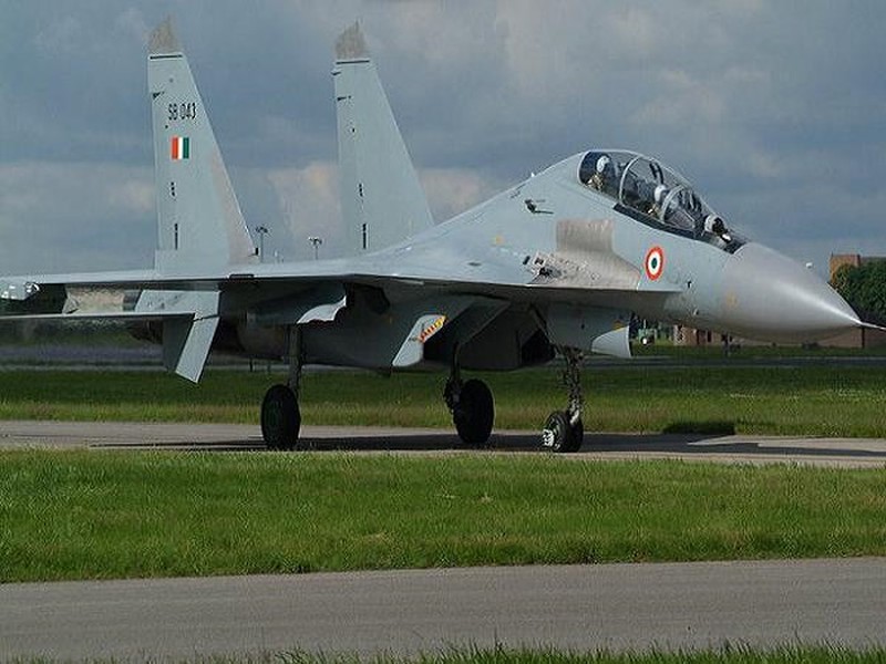 [ẢNH] Tiêm kích Pakistan bất ngờ tấn công dữ dội, Ấn Độ dồn Su-30MKI về sát biên giới