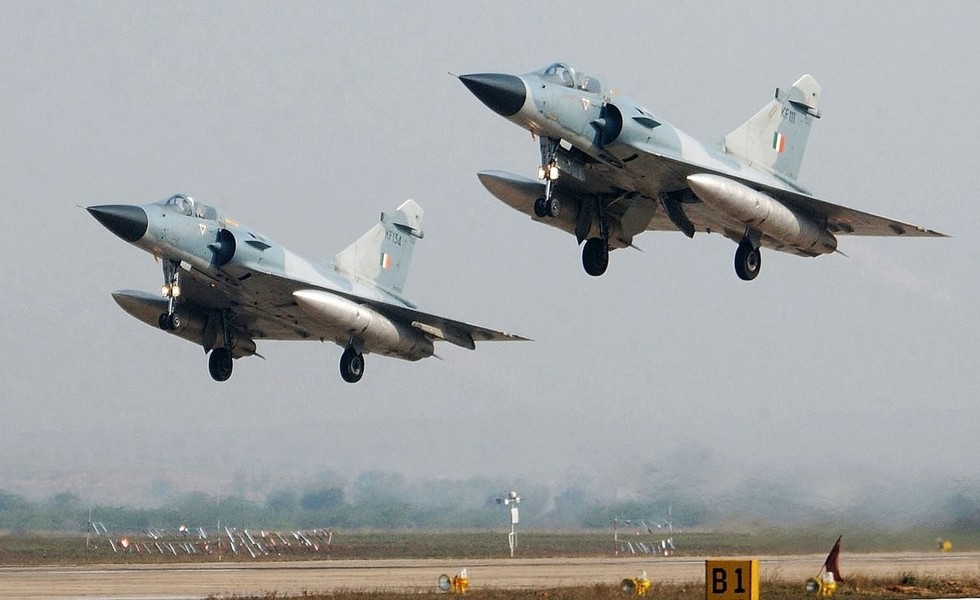 [ẢNH] Pakistan tung bằng chứng phi công Ấn Độ ném bom thông minh trượt... hàng trăm mét