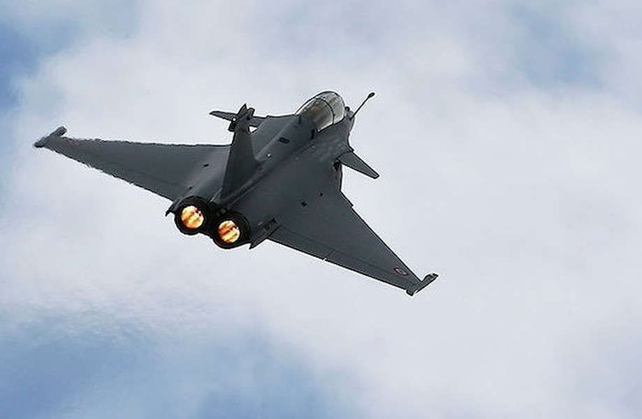 [ẢNH] Thủ tướng Ấn Độ quyết mua Rafale vì Su-30MKI tỏ ra thất thế trước J-10C Pakistan?