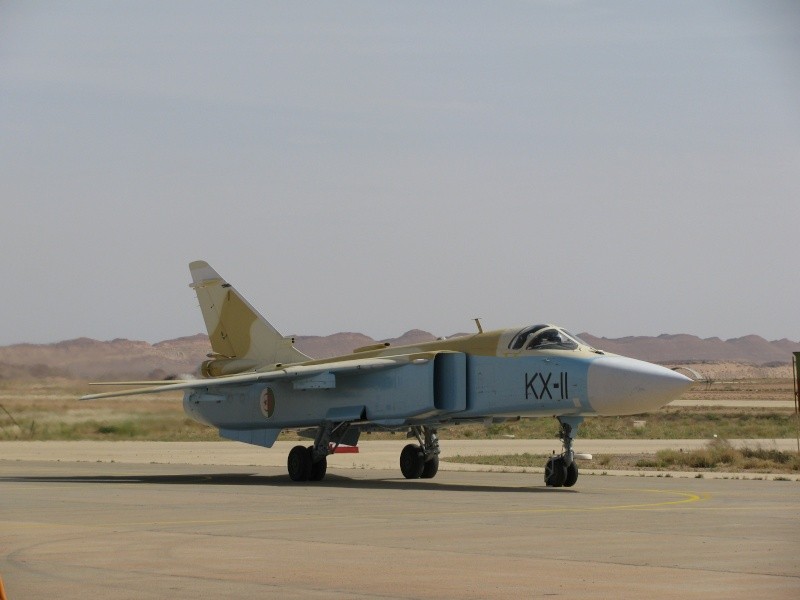 [ẢNH] Điều gì đang xảy ra khi An-124 lại tới Algeria để đưa Su-24 về Nga?