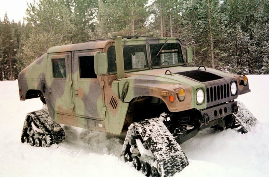 [ẢNH] Quân đội Ukraine nhận số lượng lớn xe thiết giáp Humvee từ Mỹ