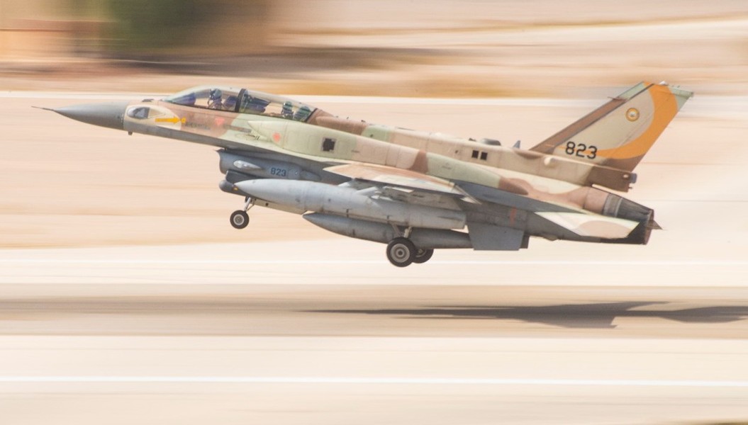 [ẢNH] Chiến đấu cơ Israel áp sát biên giới Lebanon, sẵn sàng tấn công Syria?