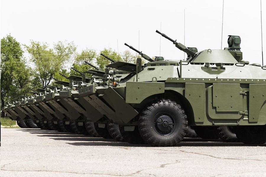 [ẢNH] Thiết giáp BRDM-2M biểu diễn tính năng trước tùy viên quân sự Việt Nam tại Nga