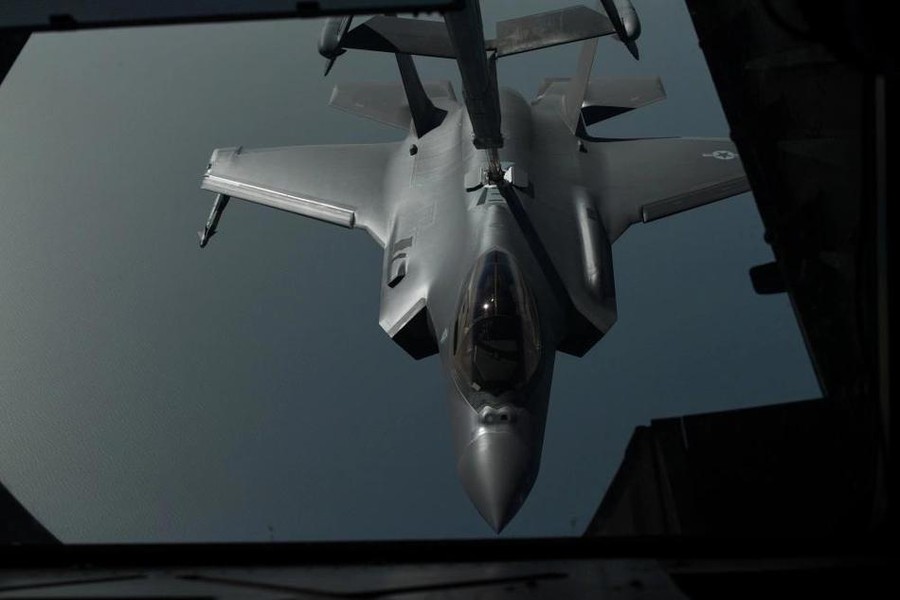 [ẢNH] F-35A Mỹ sẵn sàng đối đầu Su-35S Nga khi thực chiến tại Iraq