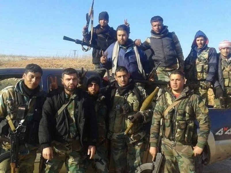 [ẢNH] Lực lượng tinh nhuệ quân đội Syria đánh chia cắt Idlib, mở đường tổng tấn công