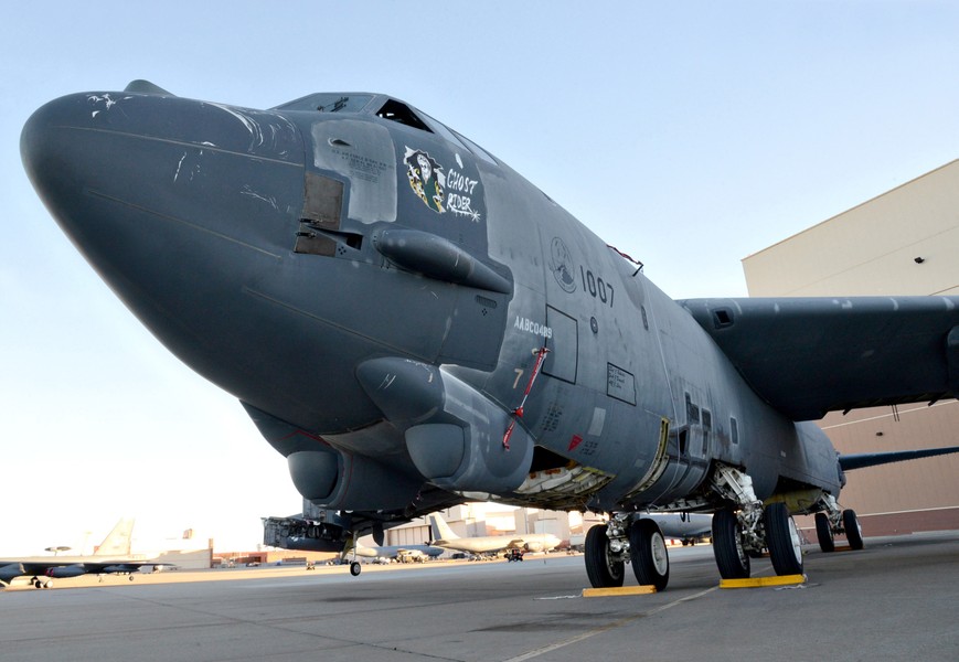 [ẢNH] Iran giật mình khi Mỹ gọi tái ngũ pháo đài bay B-52 từ căn cứ Davis-Monthan