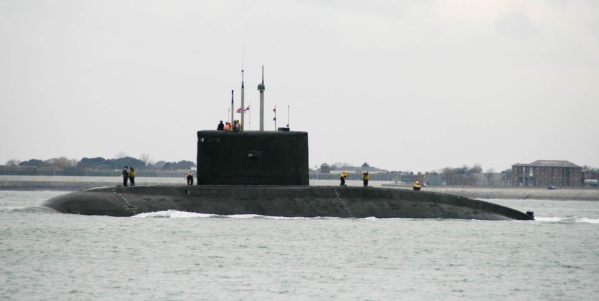 [ẢNH] Hạm đội tàu ngầm Iran liệu có tấn công nổi tàu Mỹ?