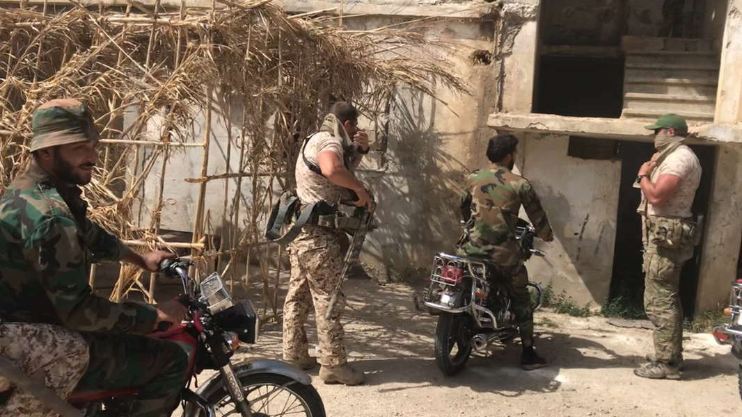 [ẢNH] Lính đánh thuê Nga giao chiến ác liệt với phiến quân tại Bắc Hama