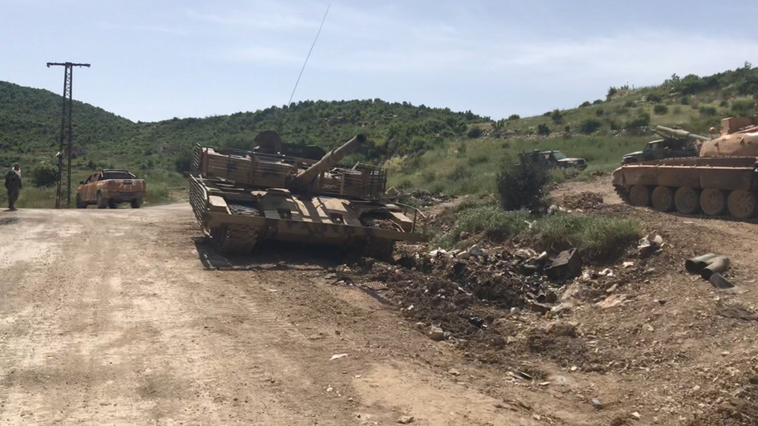 [ẢNH] Lính đánh thuê Nga giao chiến ác liệt với phiến quân tại Bắc Hama