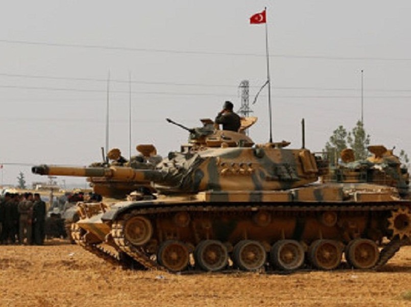 [ẢNH] Thổ Nhĩ Kỳ nã pháo dữ dội vào quân đội Syria, nguy cơ bùng phát chiến tranh?