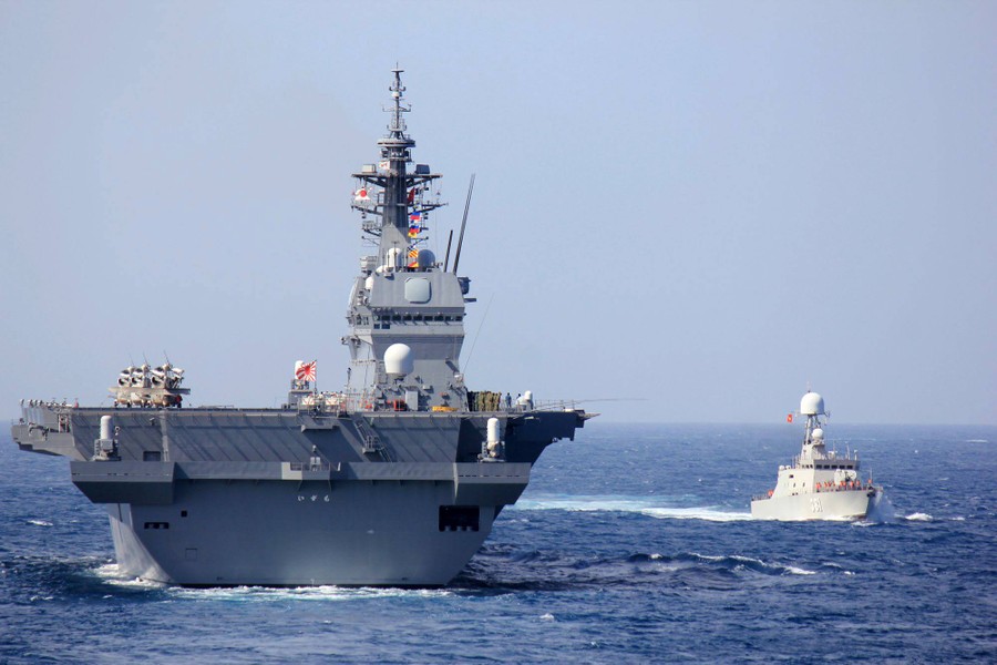 [ẢNH] Tàu tên lửa tàng hình Việt Nam huấn luyện cùng chiến hạm lớn nhất Nhật Bản