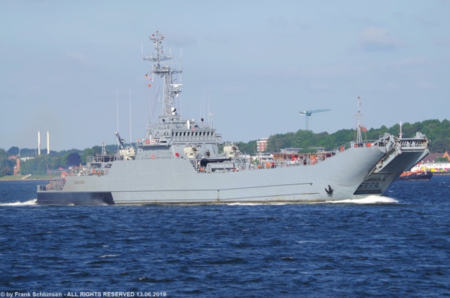 [ẢNH] Tàu đổ bộ tối tân của NATO hư hỏng nặng khi đang tập trận răn đe Nga