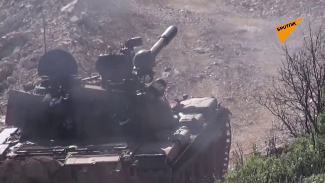 [ẢNH] Phiến quân phản công mạnh, chiếm được thị trấn đầu tiên tại Latakia