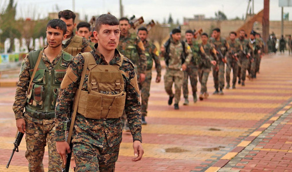 [ẢNH] Chiến sự bế tắc, quân đội Syria phải cầu viện giúp đỡ từ đối tác không ngờ