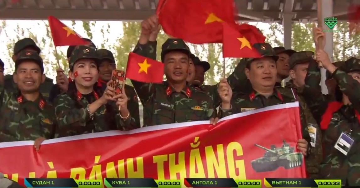 [ẢNH] Đội tuyển Việt Nam khởi đầu ấn tượng tại giải đấu Tank Biathlon 2019