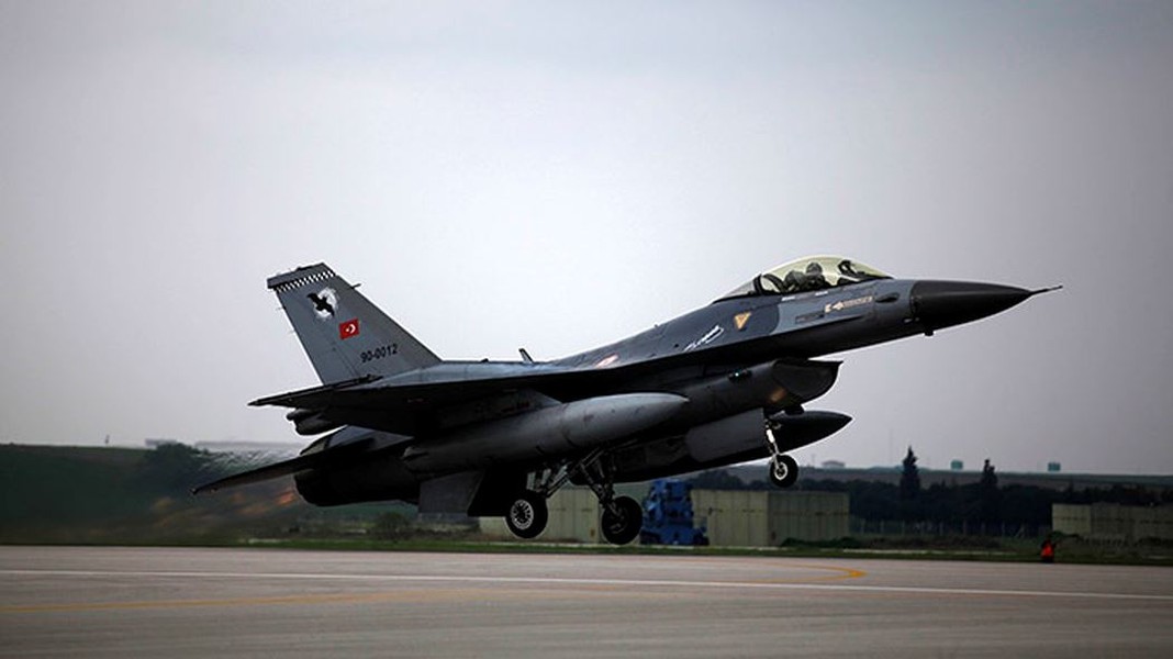 [ẢNH] Sự thực F-16 Thổ Nhĩ Kỳ bỏ chạy khi bị cả Su-35 lẫn S-400 Nga ngắm bắn