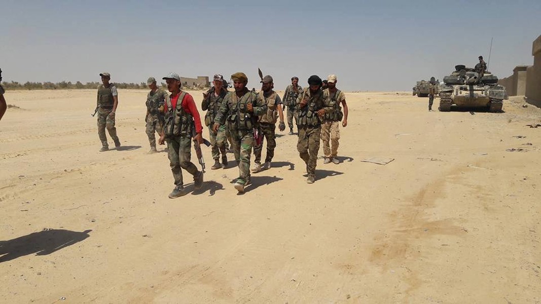 [ẢNH] Khủng bố IS bất ngờ tập kích đánh úp quân đội Syria tại Deir Ezzor