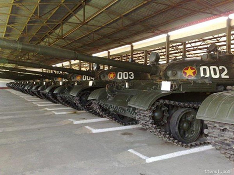[ẢNH] Xe tăng chủ lực T-62 Việt Nam uy dũng vượt trội trên thao trường