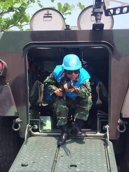 [ẢNH] Chiến sĩ gìn giữ hòa bình Việt Nam huấn luyện sử dụng súng trường Pindad SS2 tối tân