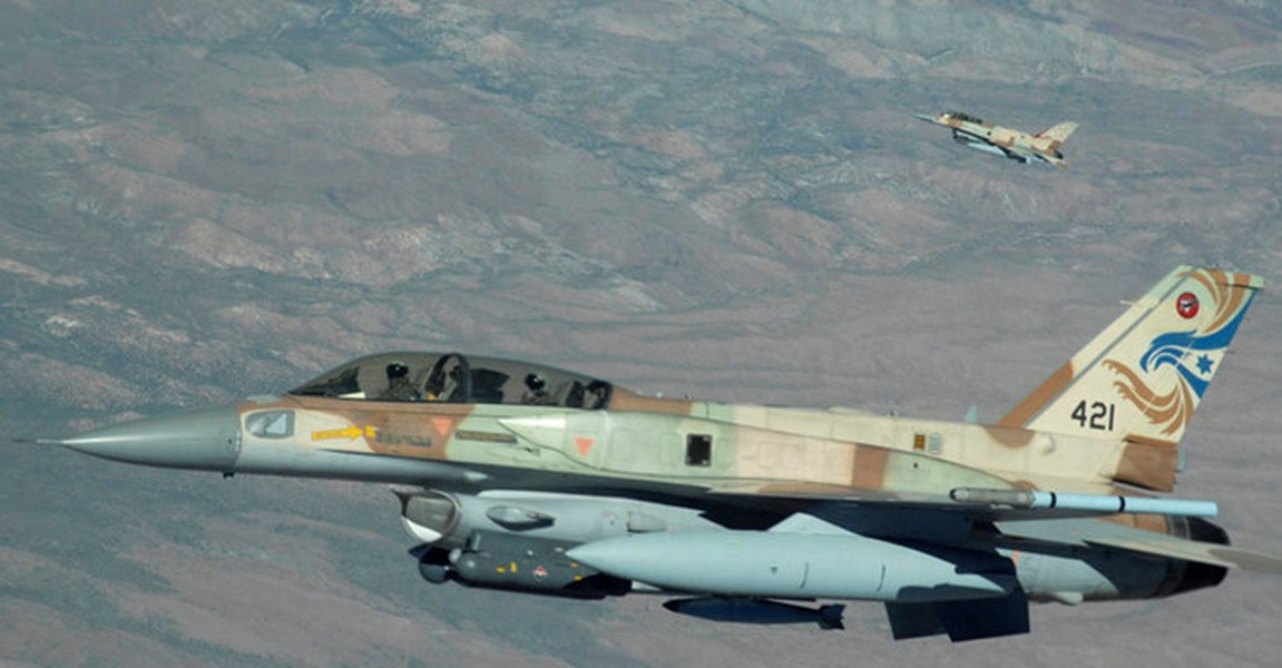 [ẢNH] Tiêm kích Nga cất cánh hàng loạt chặn chiến đấu cơ Israel tấn công Syria