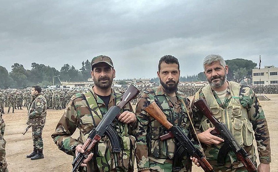 [ẢNH] Quân đội Syria ào ạt tiến vào thành phố Raqqa và al-Hasakah tiếp quản căn cứ Mỹ