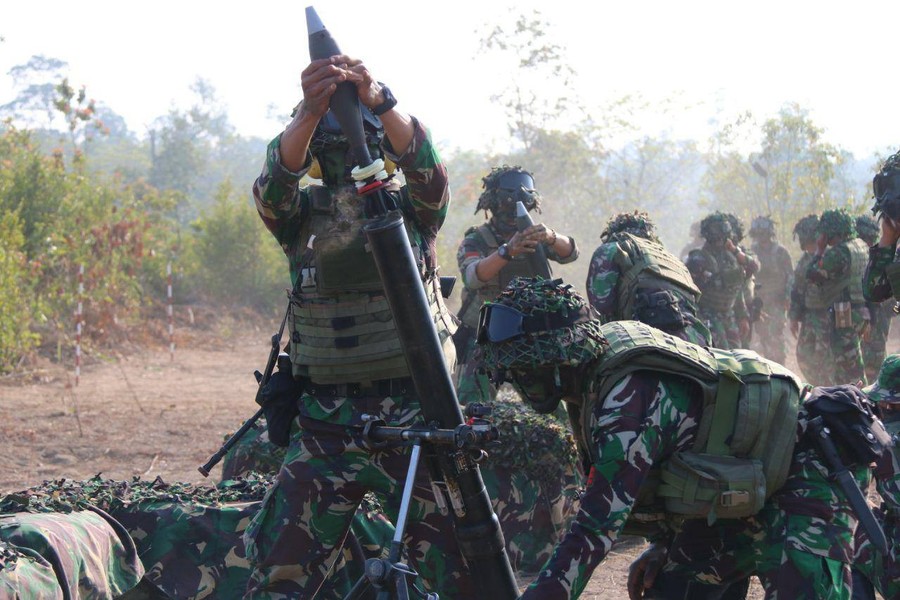 [ẢNH] Lục quân Indonesia tập trận hoành tráng, khoe dàn vũ khí cực mạnh