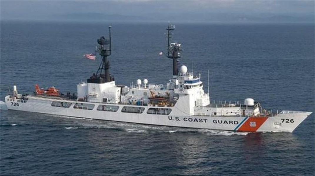 [ẢNH] Cảnh sát biển Việt Nam thăm tàu tuần tra USCGC John Midgett sắp được Mỹ bàn giao
