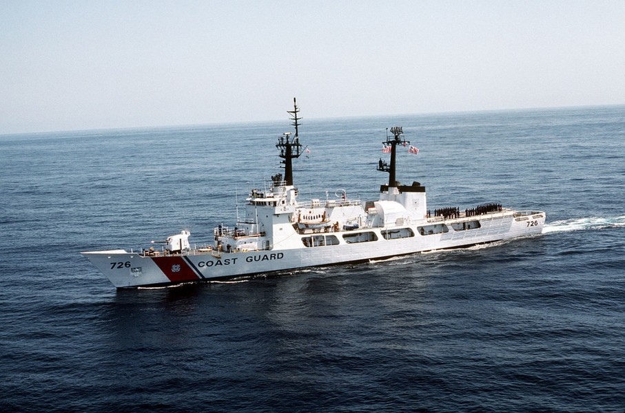[ẢNH] Cảnh sát biển Việt Nam thăm tàu tuần tra USCGC John Midgett sắp được Mỹ bàn giao
