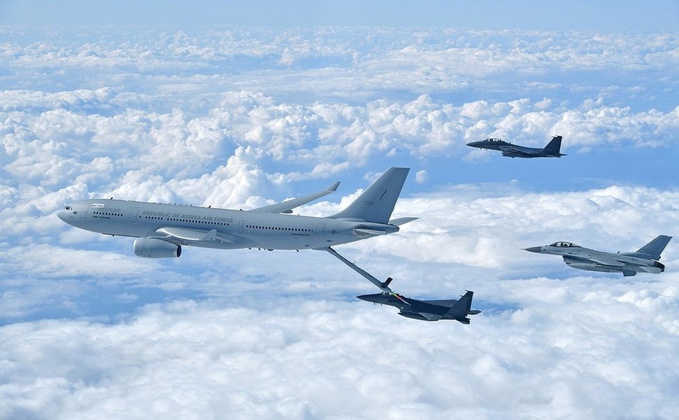 [ẢNH] Máy bay tiếp dầu KC-330 của không quân Australia biểu diễn 