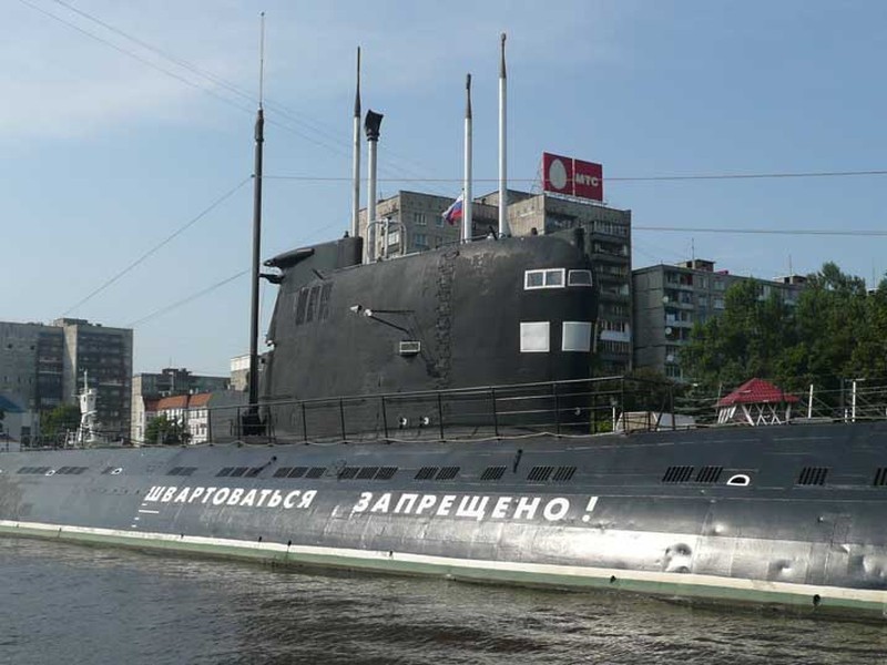 [ẢNH] Sự cố liên tiếp của Nga: Trực thăng rơi, tàu sân bay cháy và tàu ngầm chìm