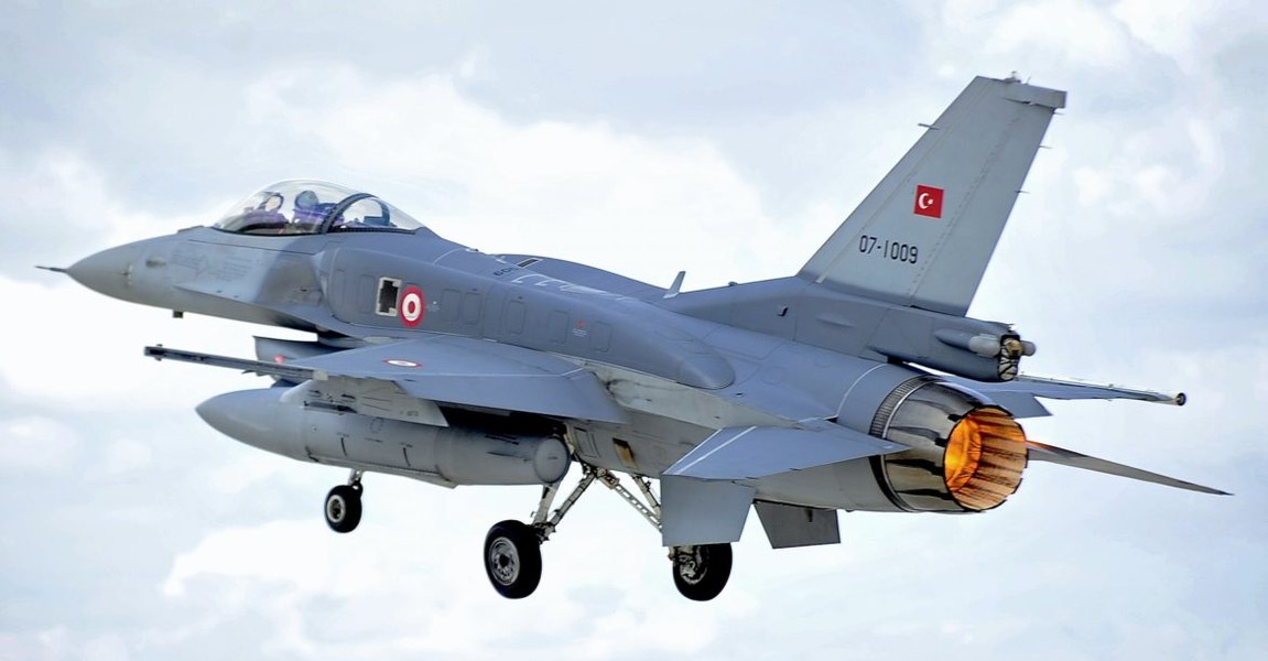 [ẢNH] F-16 Thổ Nhĩ Kỳ vội vã rút lui khi bị Pantsir-S1 đe dọa bắn hạ?