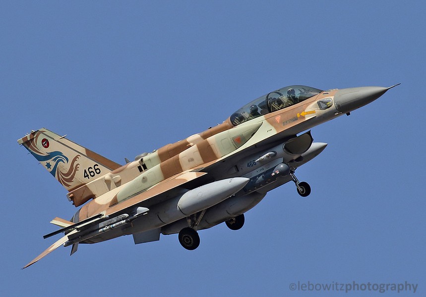 [ẢNH] Tiêm kích F-16 Israel bật tăng lực chạy trốn khi bị S-300 Syria 