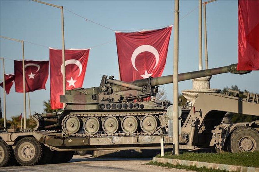 [ẢNH] Thổ Nhĩ Kỳ bất ngờ tấn công dữ dội căn cứ quân sự Nga - Syria