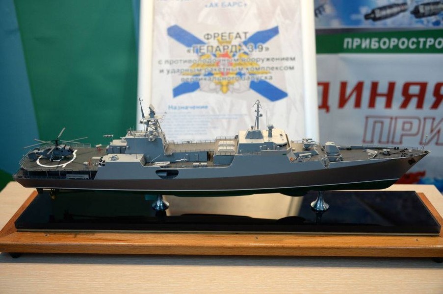 [ẢNH] Nga ra mắt chiến hạm 