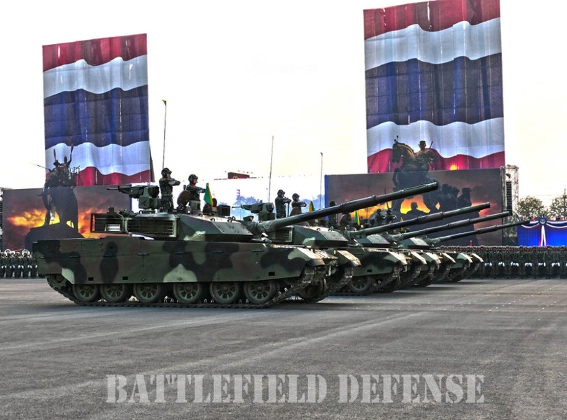 [ẢNH] Lục quân Thái Lan duyệt binh khoe sức mạnh 
