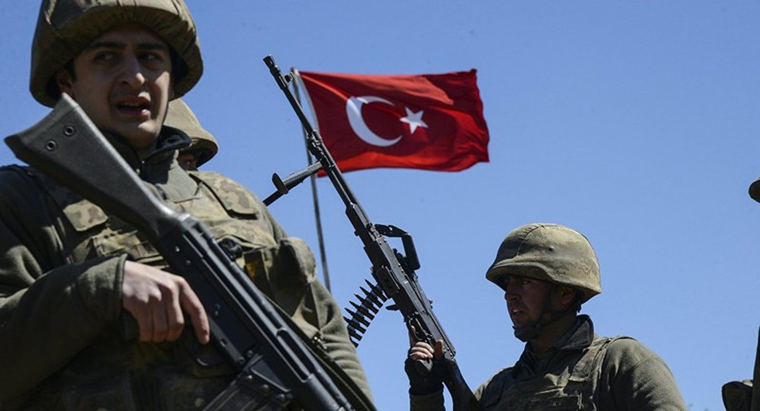 [ẢNH] Thổ Nhĩ Kỳ tấn công dữ dội quân đội Syria, 35 binh sĩ SAA thiệt mạng