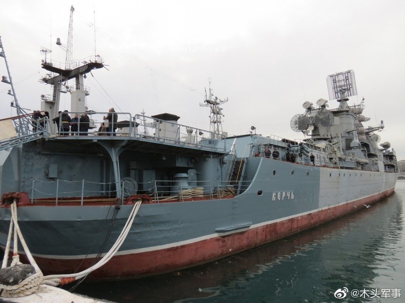 [ẢNH] Tuần dương hạm chống ngầm lớn nhất của Nga chính thức 