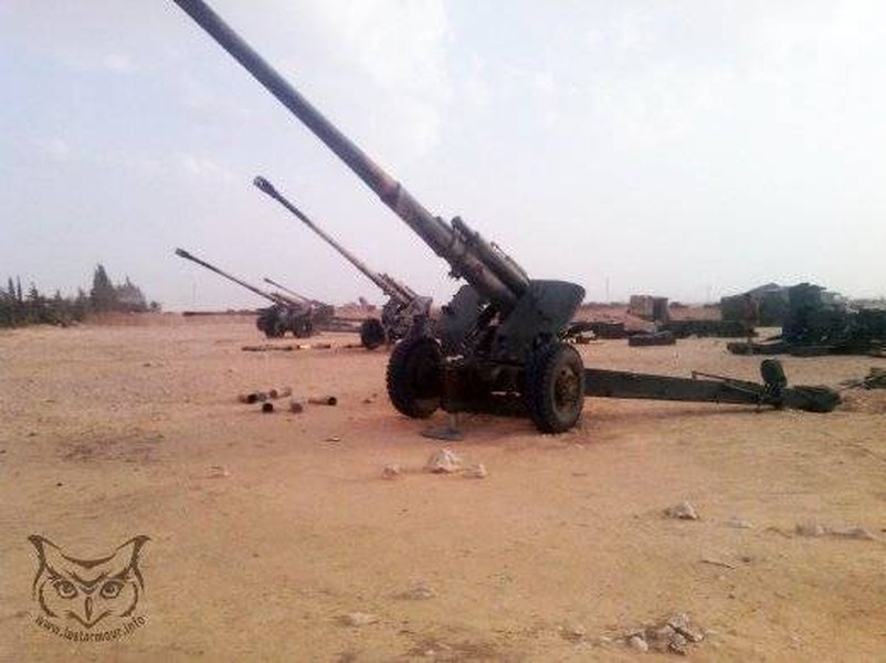 [ẢNH] Quân đội Syria dùng trọng pháo Msta-B đập nát tuyến phòng thủ của phiến quân