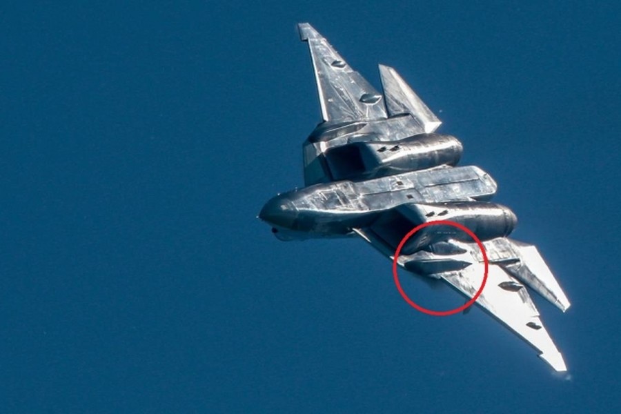 [ẢNH] Su-57 Nga lộ bí mật lớn sau video phóng thử tên lửa không đối không