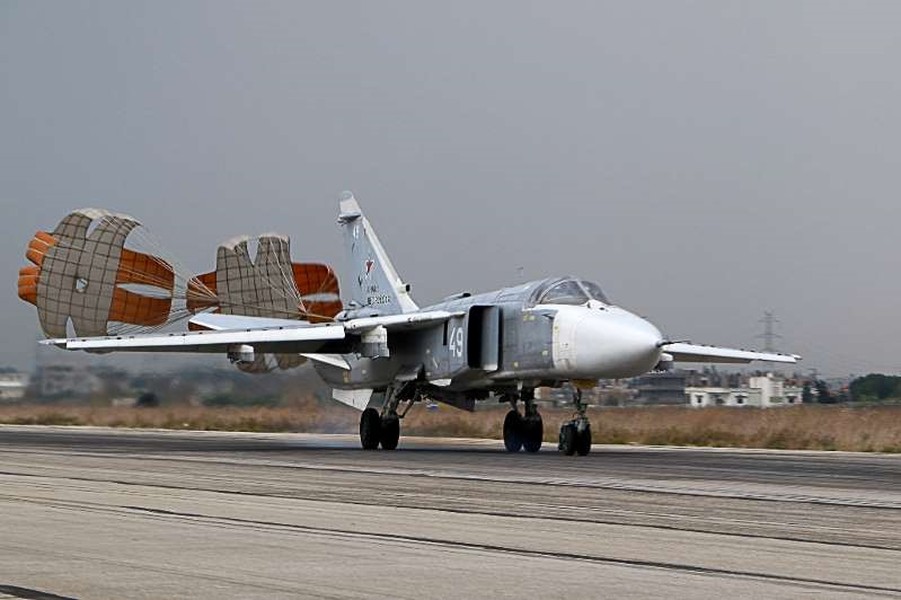 [ẢNH] Nga tăng cường Su-24 tới căn cứ Hmeimim, dấu hiệu tái khởi động chiến dịch Idlib?
