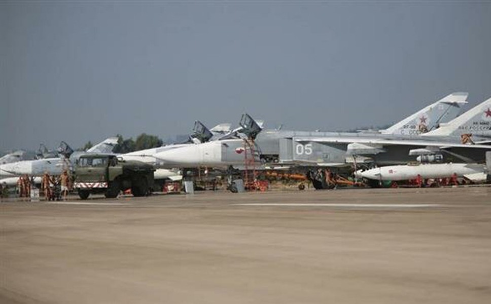 [ẢNH] Nga tăng cường Su-24 tới căn cứ Hmeimim, dấu hiệu tái khởi động chiến dịch Idlib?