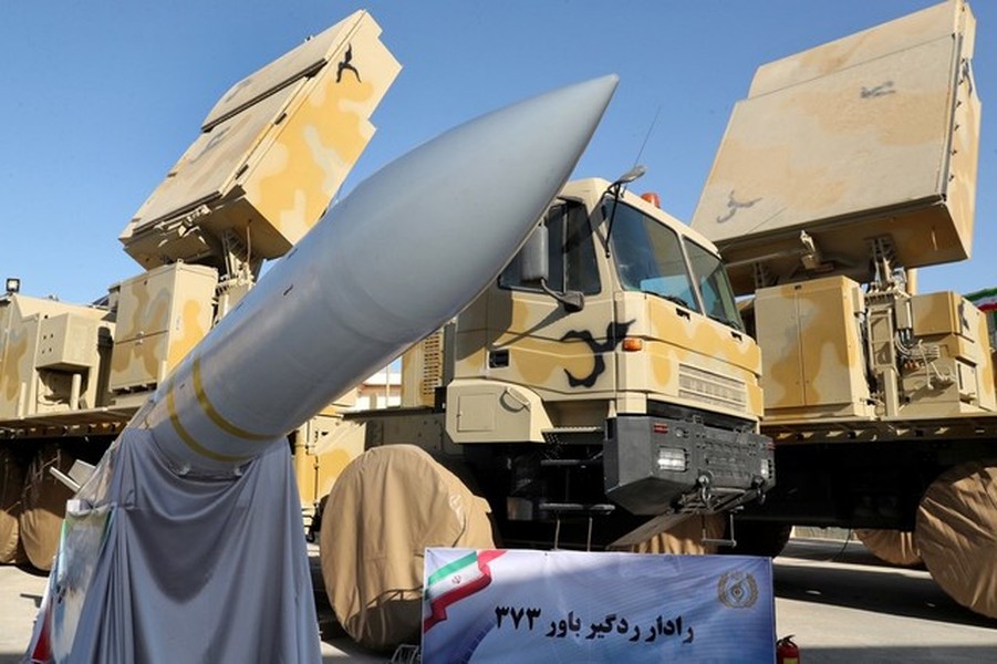 [ẢNH] Iran bất ngờ triển khai hàng chục tổ hợp tên lửa khóa chặt Eo biển Hormuz