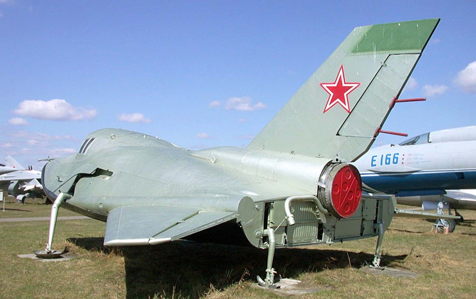 [ẢNH] Máy bay vũ trụ tuyệt mật X-37B Mỹ là sản phẩm sao chép MiG-105 Liên Xô?