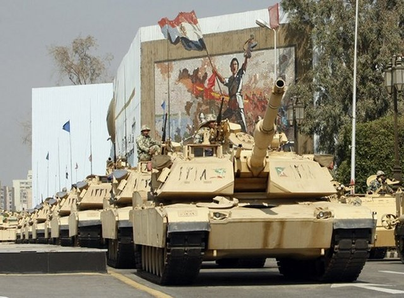 [ẢNH] Ai Cập thách thức Thổ Nhĩ Kỳ bằng cuộc tập trận quy mô lớn gần biên giới Libya