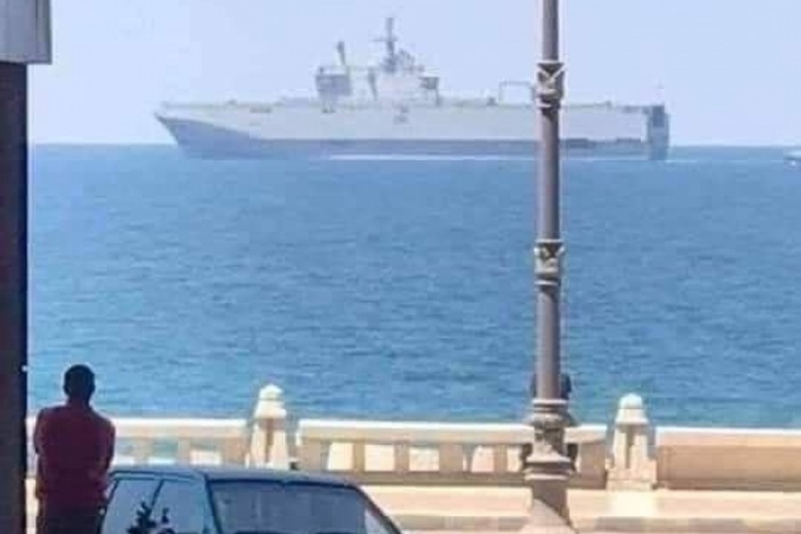 [ẢNH] Tàu sân bay Mistral của Ai Cập mang đầy trực thăng tấn công hiện đại tới Libya tham chiến