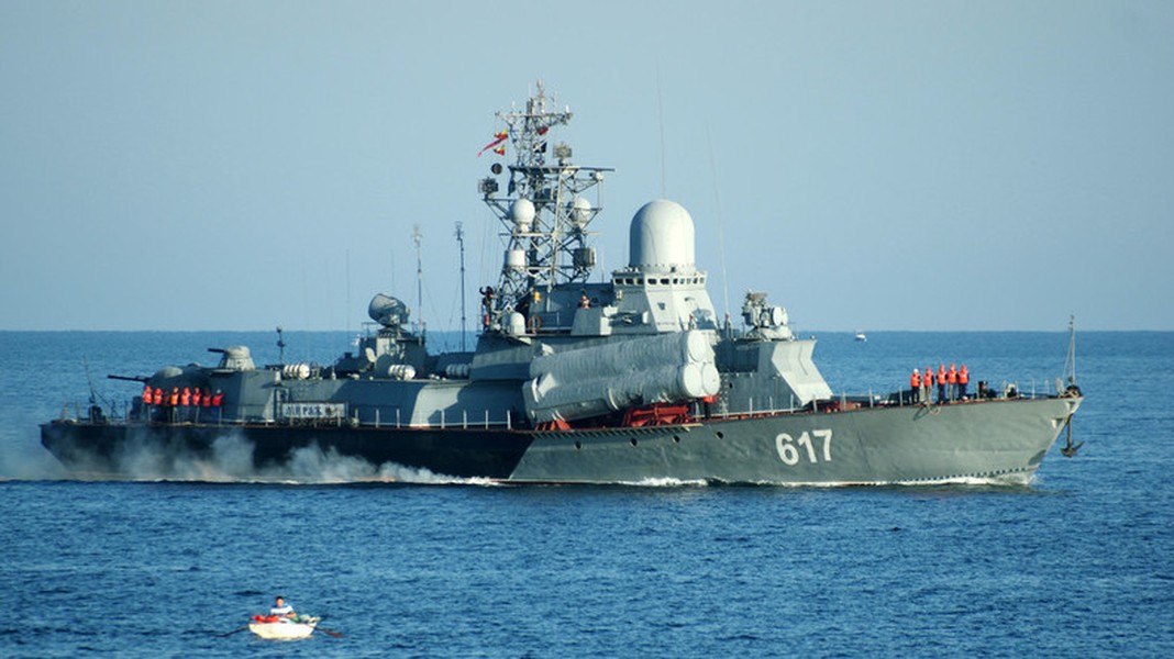[ẢNH] Nga dễ dàng nhấn chìm toàn bộ hạm đội Mỹ xuất hiện tại Biển Đen?