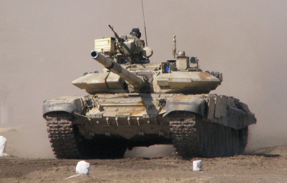 [ẢNH] Truyền thông Trung Quốc: Ấn Độ mất lượng lớn xe tăng T-90 tại khu vực biên giới tranh chấp